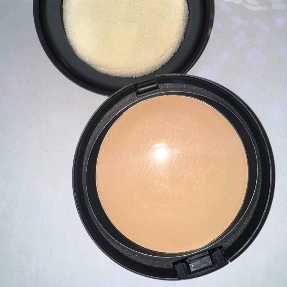 Mac cosmetics sheer powder